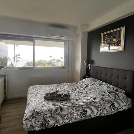 Comfortable Cocoon With Exceptional Sea View Vallauris