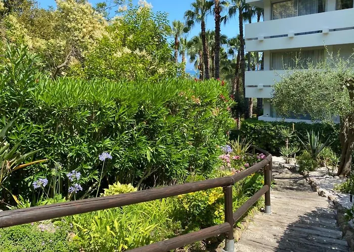 Appartement Confortable Offrant Vue Imprenable Sur La Vallauris